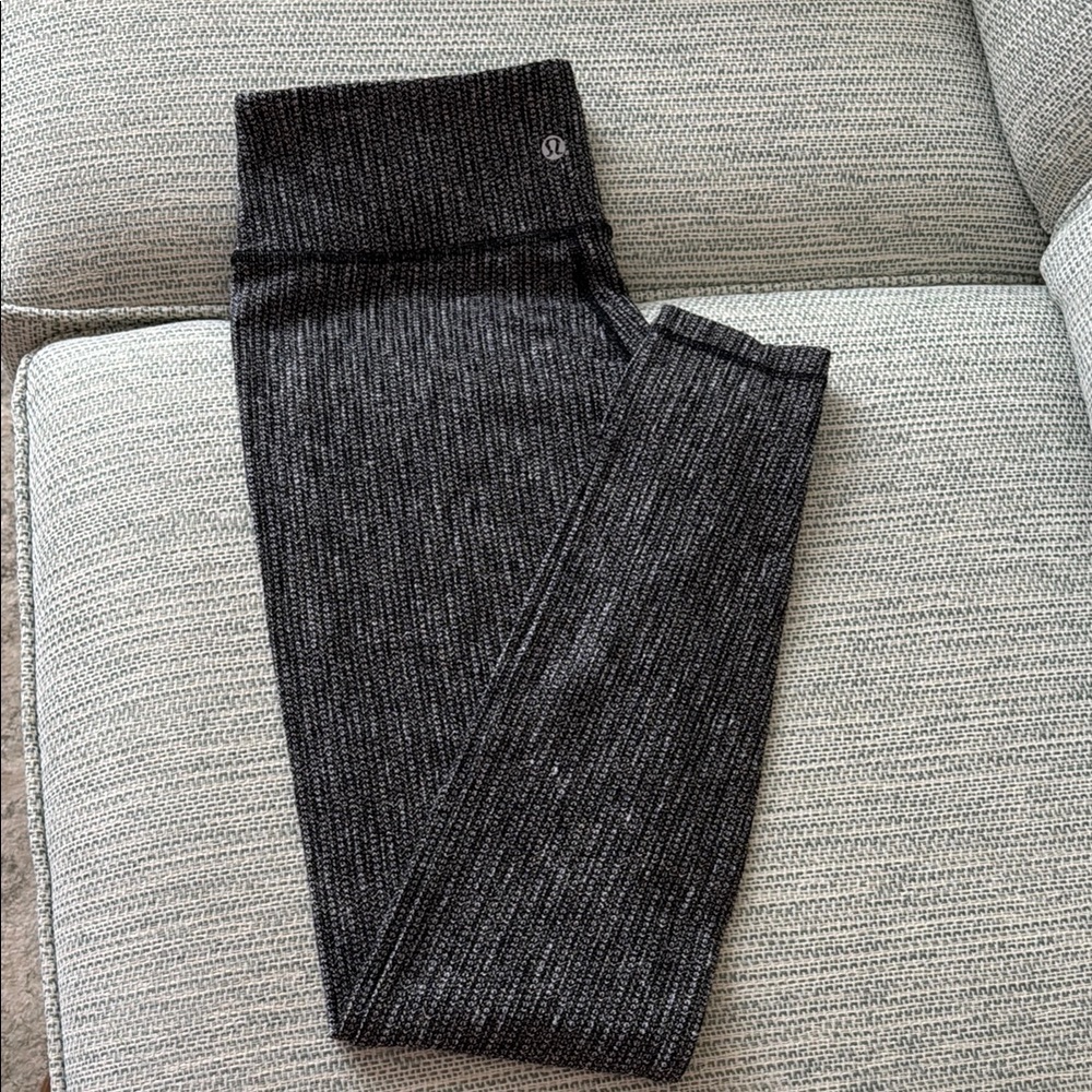 lululemon athletica Women’s size 8 Black Leggings